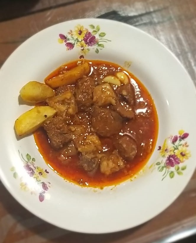 Salli Jardaloo Murgh
