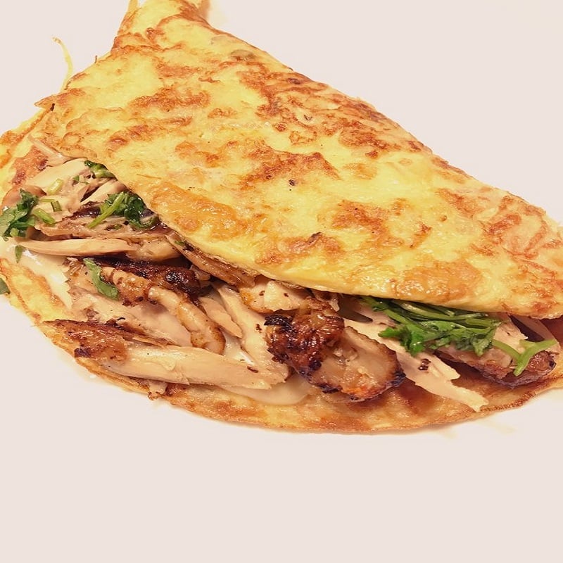 Chicken Omelette & Pav