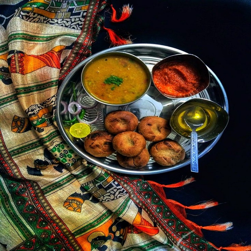 Dal Bhaati