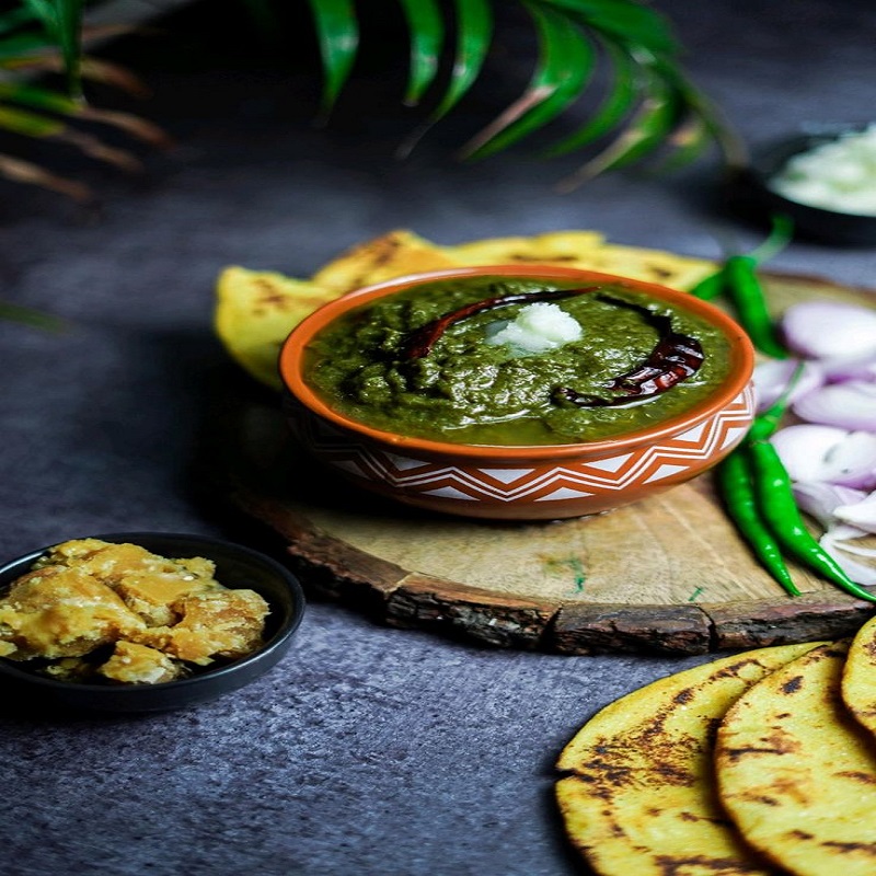 Makke ki Roti & Sarson ka Saag (Seasonal)