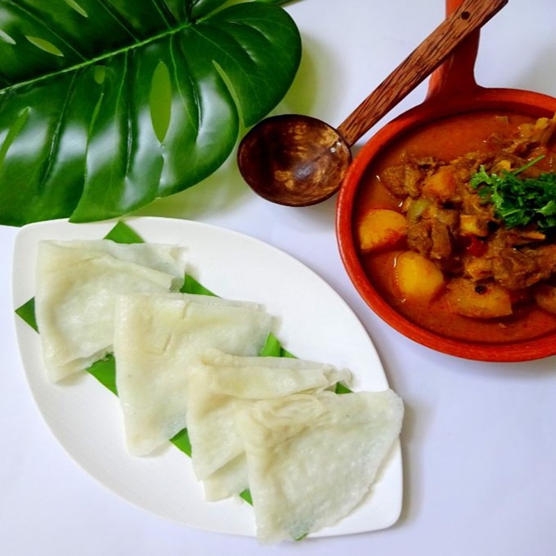 Mutton Gravy & Neer Dosa