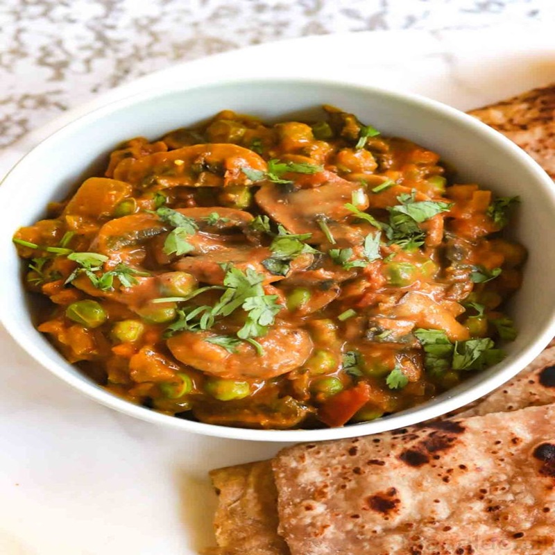 Matar Mushroom & Chapatis