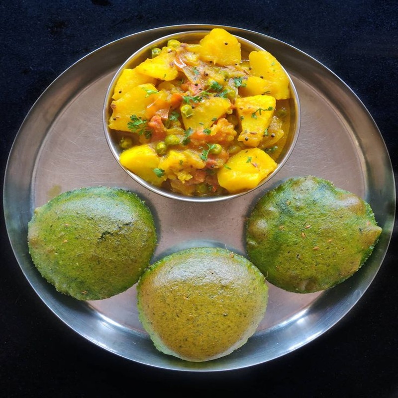 Palak Puri & Aloo Sabzi