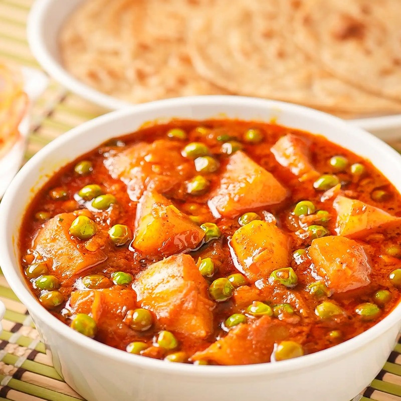 Aloo Matar with Phulka Roti