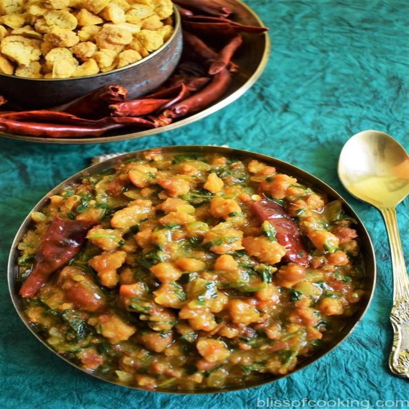 Mangodi ki Sabzi & Roti