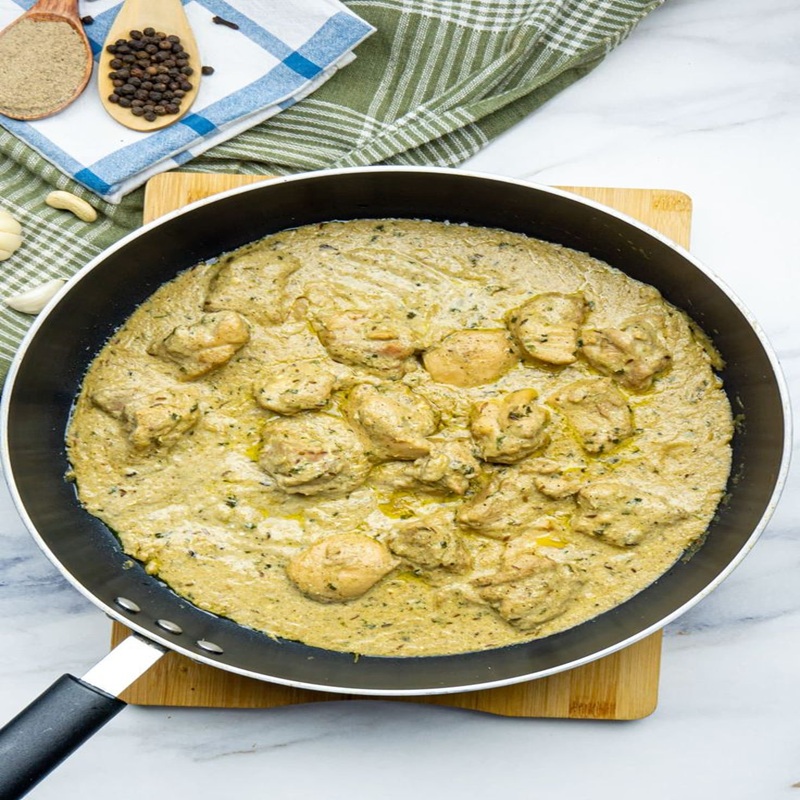 Creamy White Chicken & Roti