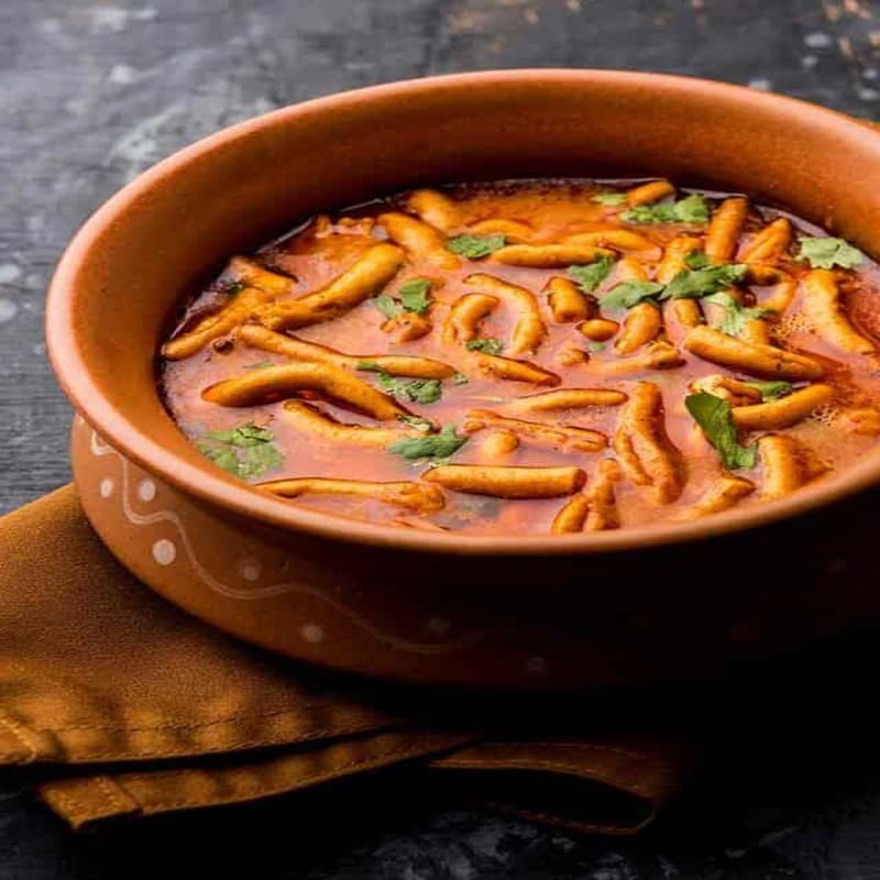 Sev Tamatar Sabji & Phulka Roti