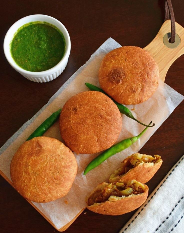 Biskut Rotti (Mangalorean Kachori)