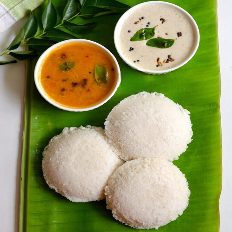 Idli Sambhar & Chutney