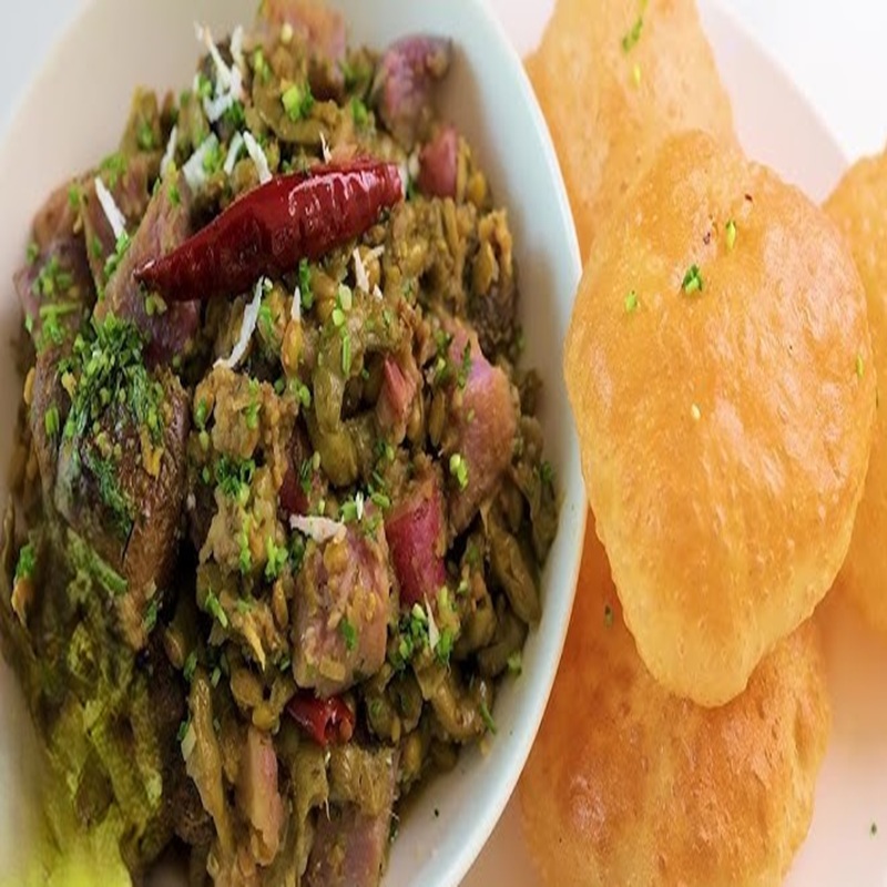 Undhiyu Puri (Seasonal)