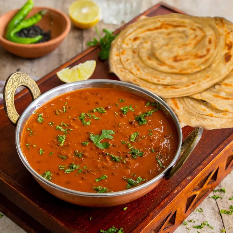 Dal Makhni & Laccha Paratha