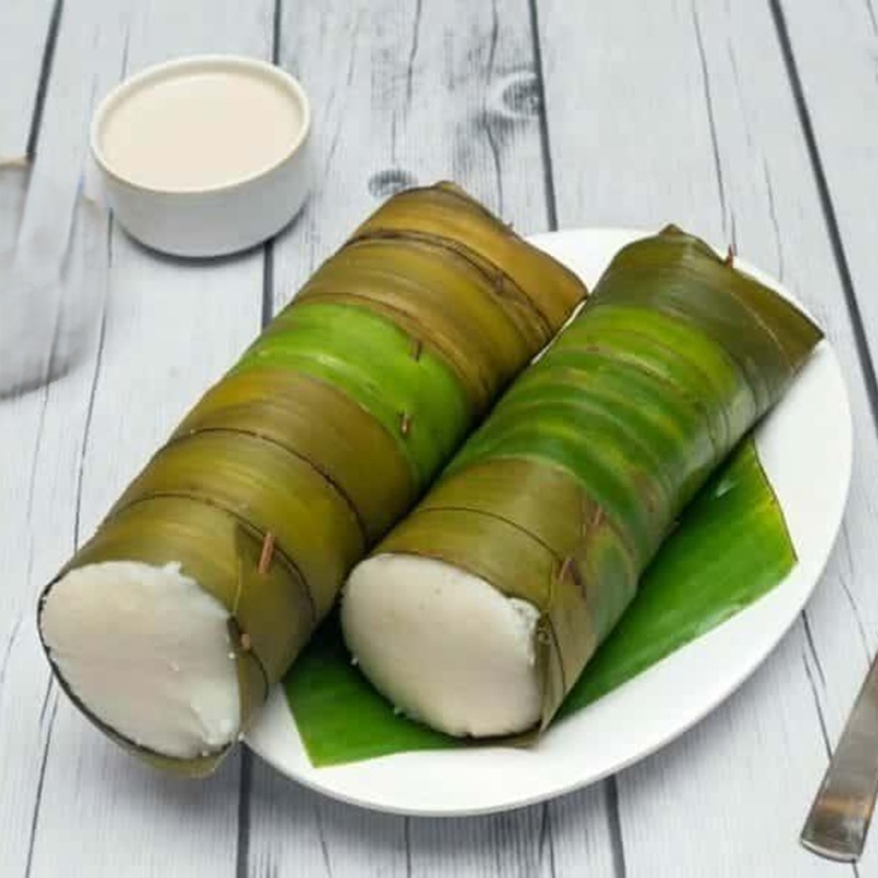 Khotto (Idli flavored with jackfruit leaves)